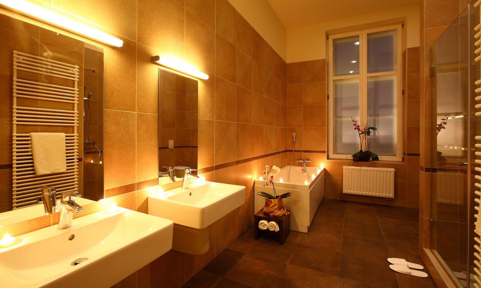 Ipoly Hotel Boutique Rooms & Suites Balatonfured Ngoại thất bức ảnh