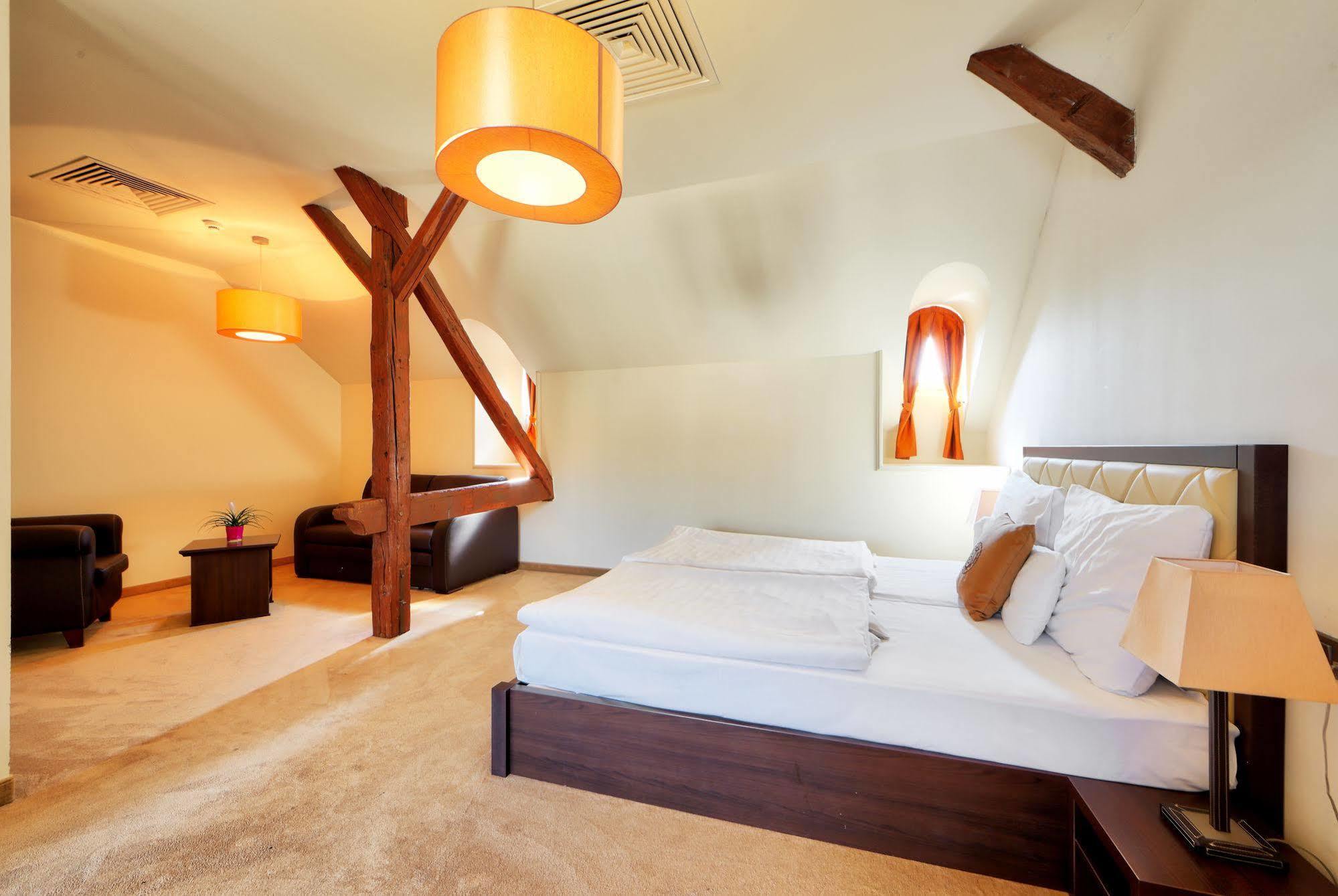 Ipoly Hotel Boutique Rooms & Suites Balatonfured Ngoại thất bức ảnh