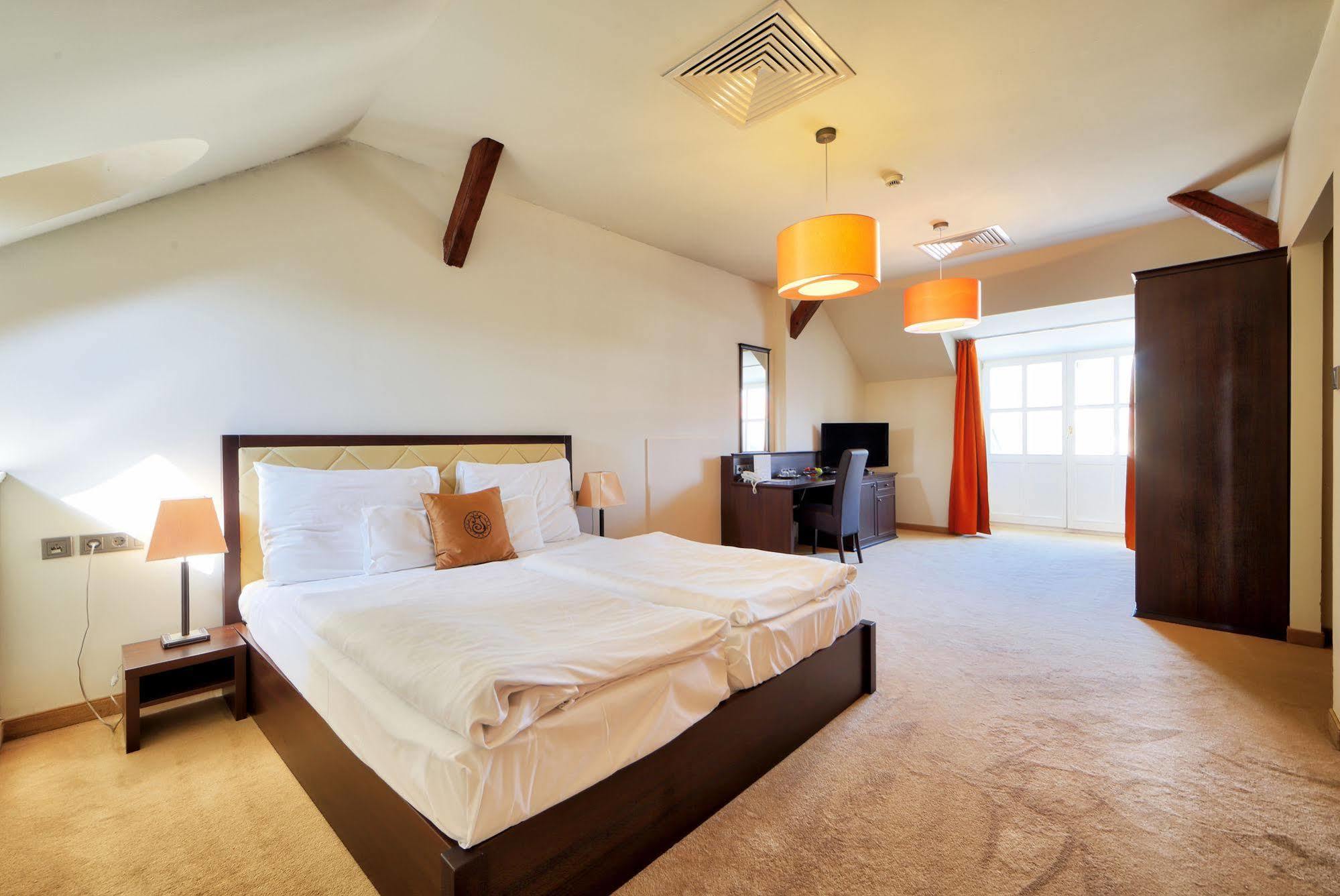 Ipoly Hotel Boutique Rooms & Suites Balatonfured Ngoại thất bức ảnh