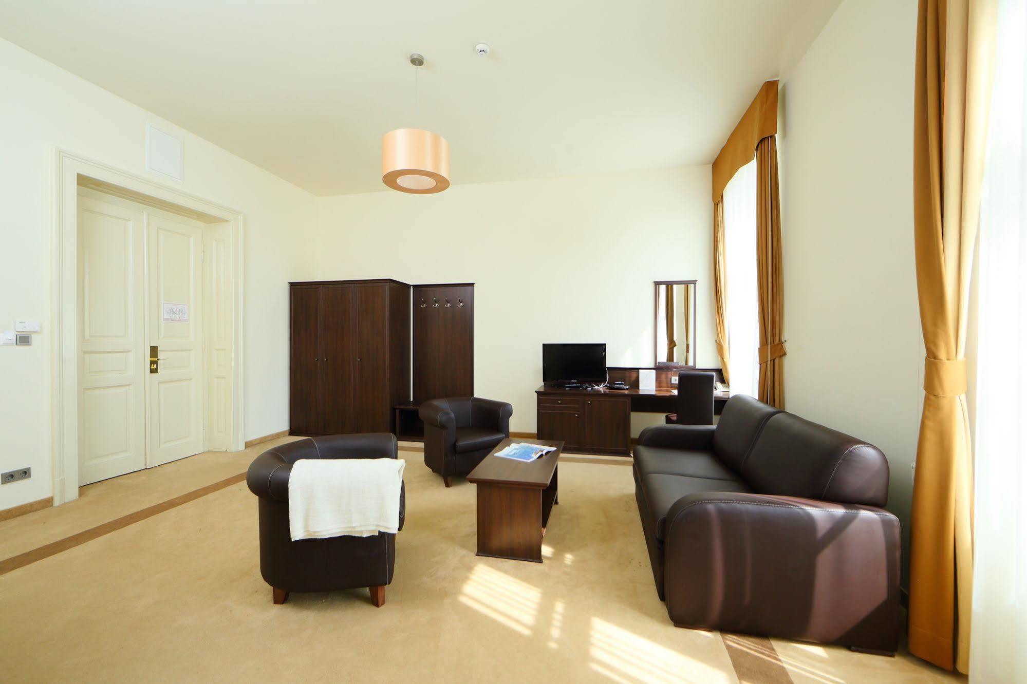 Ipoly Hotel Boutique Rooms & Suites Balatonfured Ngoại thất bức ảnh